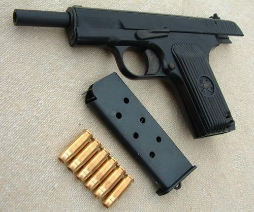 страйкбольный пистолет ТТ (Тульский Токарева) и обойма к нему от Hudson